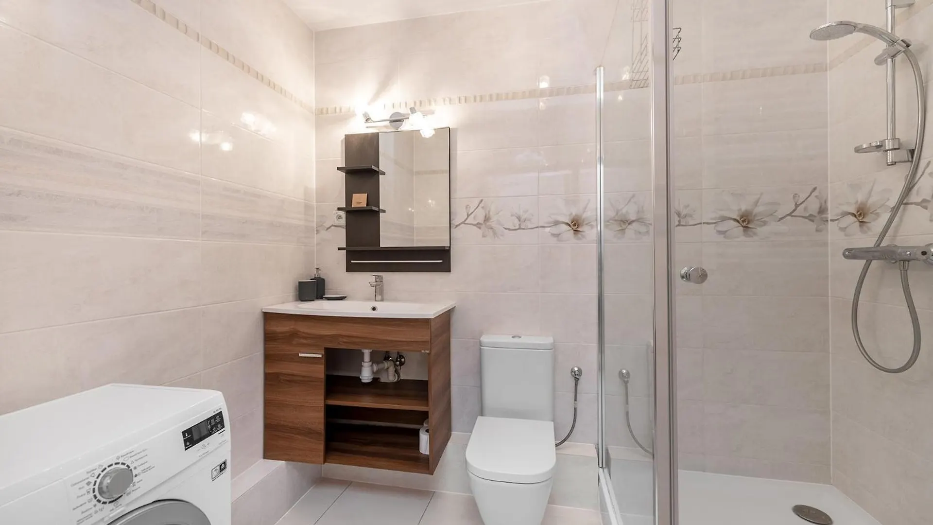 Cozy Corner: Apartment With Wifi And Private Balcony Wroclaw