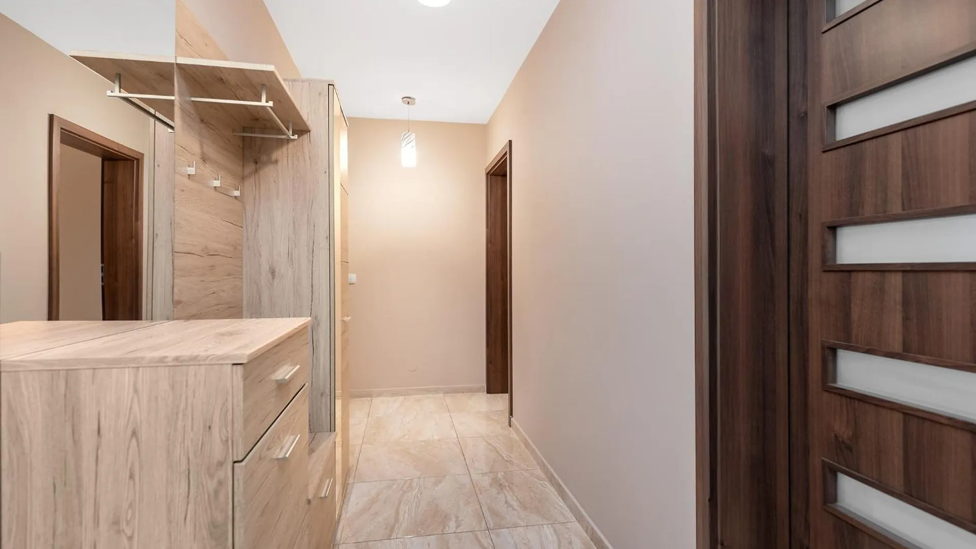 Cozy Corner: Apartment With Wifi And Private Balcony Wroclaw