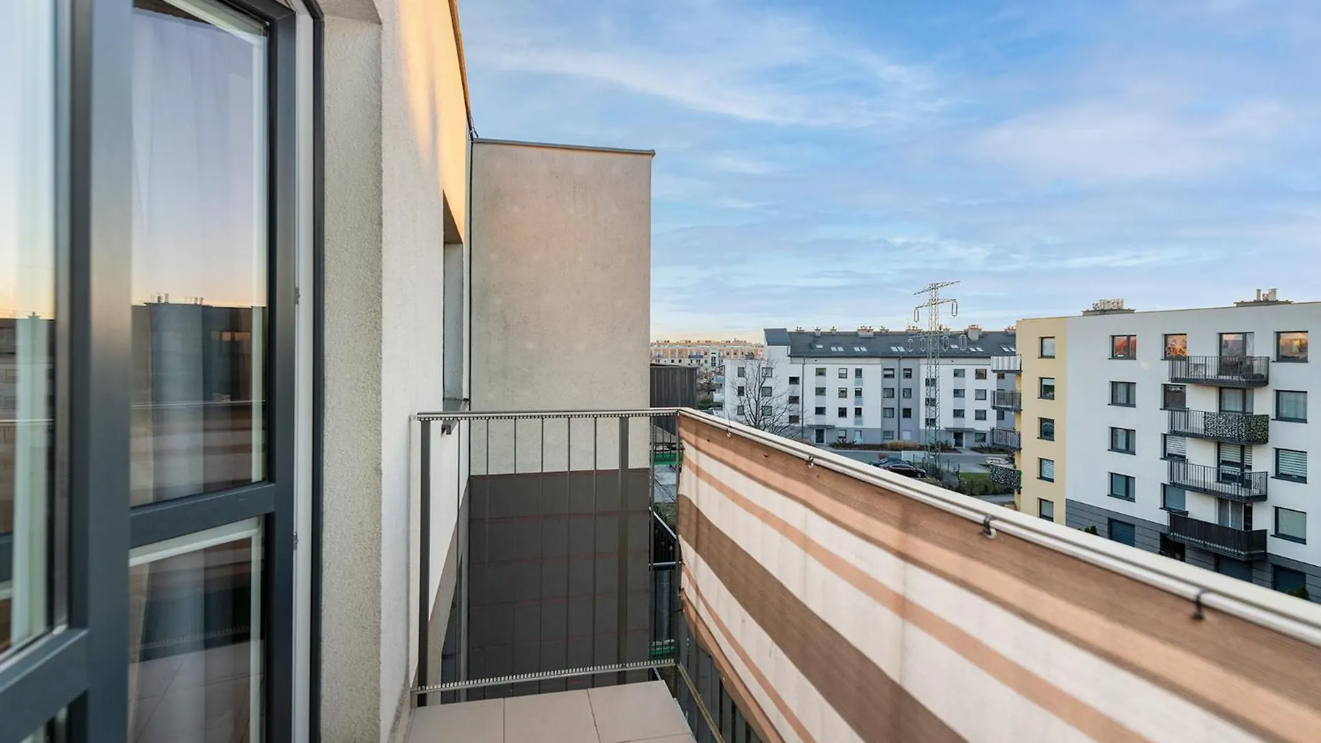 Cozy Corner: Apartment With Wifi And Private Balcony Wroclaw 0*,  Poland